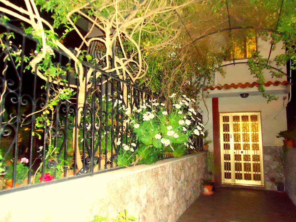 Ciuscia Bed and Breakfast Calatabiano Eksteriør billede